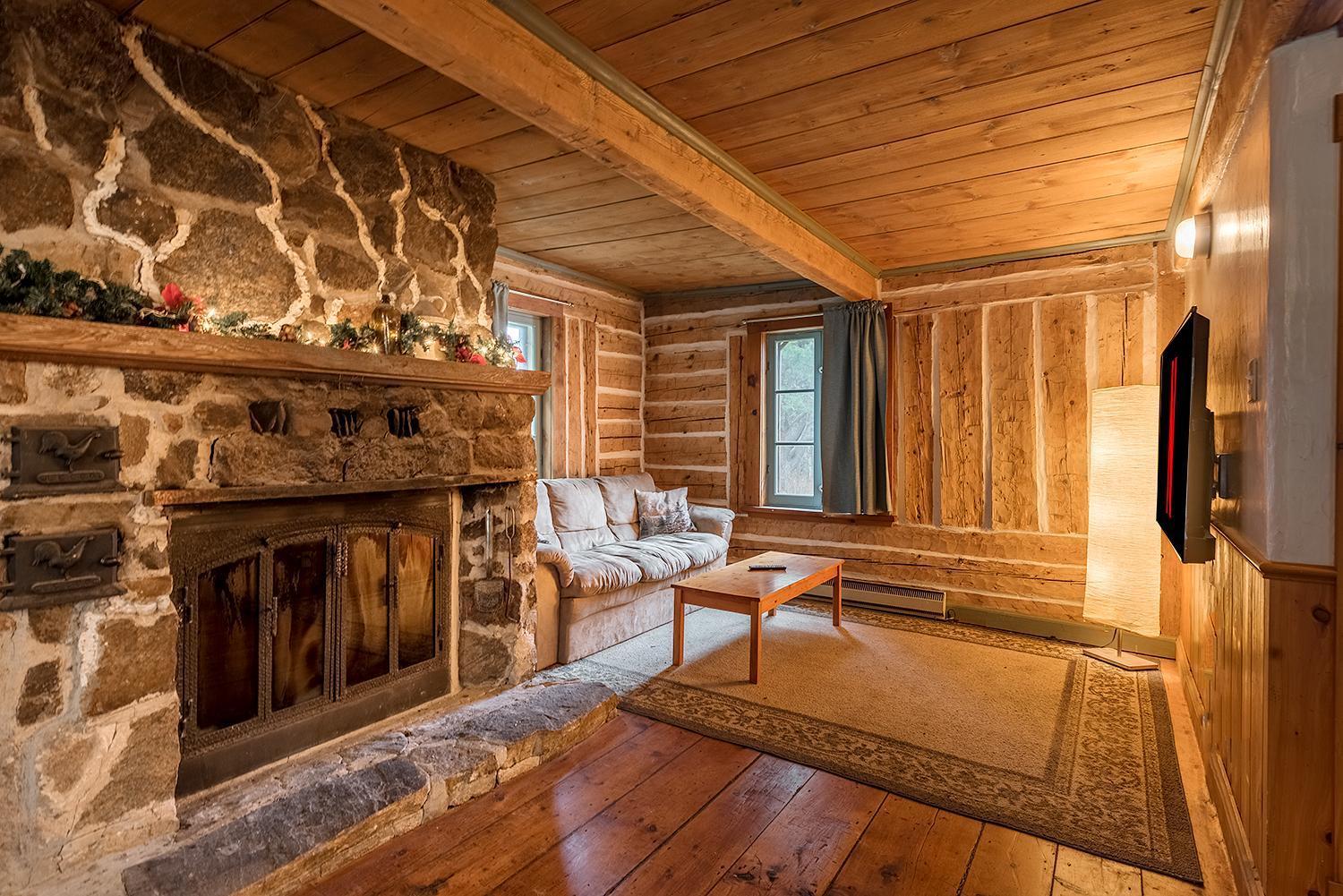 Ancestral Wooden Chalet - St-Gabriel De Brandon Mandeville المظهر الخارجي الصورة